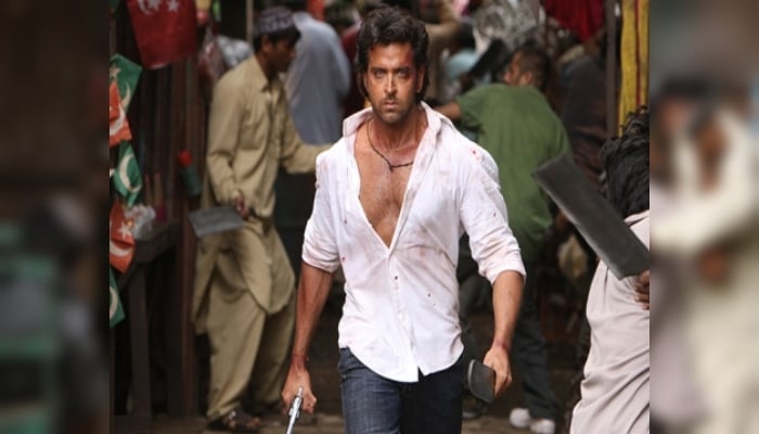 Hrithik Roshan pens down a touching note celebrating 10 years of ‘Agneepath’
