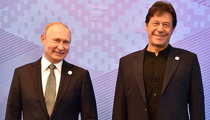 Russian President Vladimir Putin and Prime Minister Imran Khan pose for a photo prior to a meeting of the Shanghai Cooperation Organisation (SCO) Council of Heads of State in Bishkek on June 14, 2019. —AFP