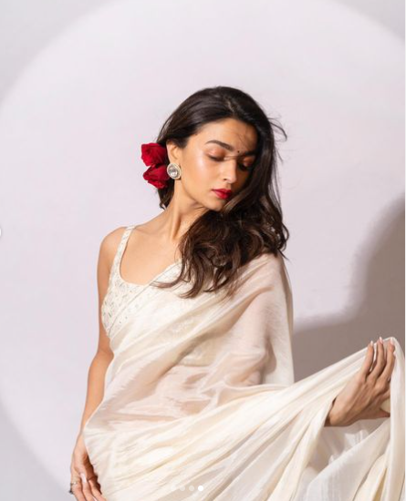 ‘Gangubai Kathiawadi’ promotions: Alia Bhatt looks regal in dreamy white silk saree