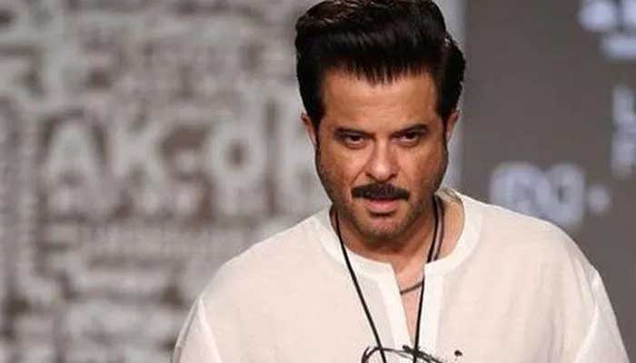 Anil Kapoor flaunts his ageless beauty while relishing time in Sri Lanka: See