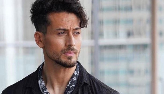 Tiger Shroff flaunts his well- toned muscles in his latest post