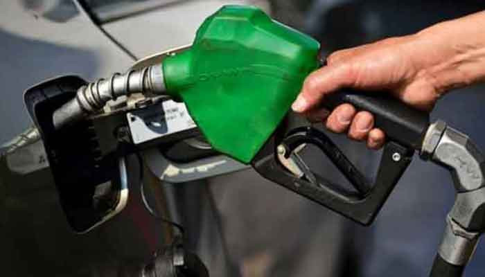 حکومت نے پیٹرول کی قیمت میں 12 روپے 3 پیسے فی لیٹر اضافہ کر دیا۔