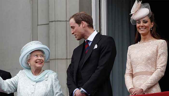 Old video shows Queen Elizabeth trying to protect Prince William