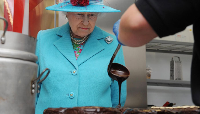 ملکہ کی 'عام نہیں' کھانے کی عادات سامنے آئیں: 'یہ سب کچھ غیر معمولی ہے۔
