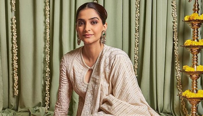 Sonam Kapoor confirms she is pregnant with her first baby