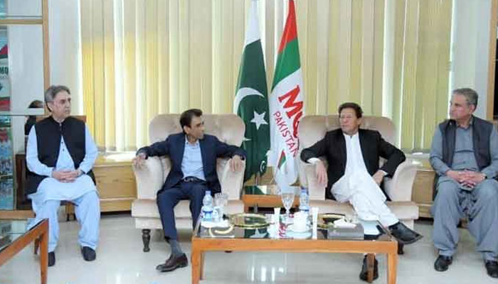 MQM-P has suggested to the ruling PTI that PM Imran Khan should nominate another leader from his party in his place so that the coalition parties can take a positive decision. Photo: file