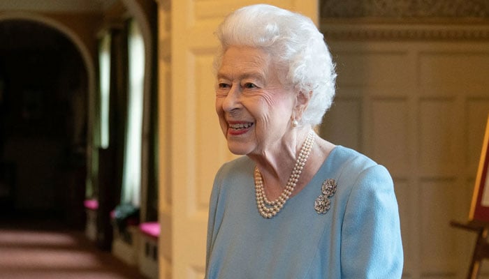 Queen refuses to let go of confidence, is in high spirits amid mobility issues