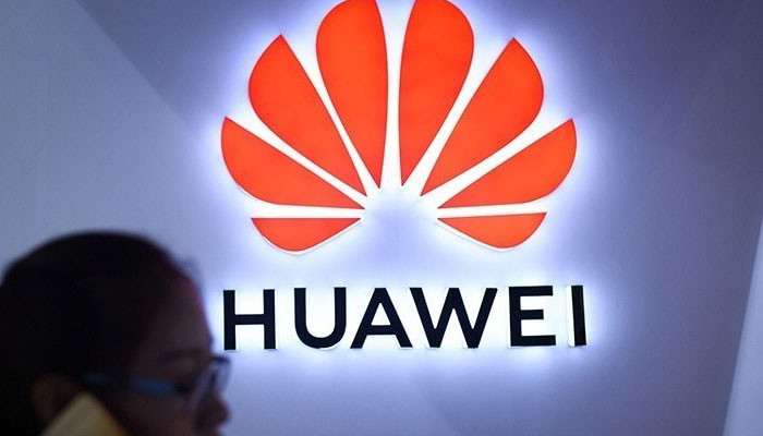 Huawei melaporkan rekor laba bersih saat eksekutif Meng membuat pengembalian publik