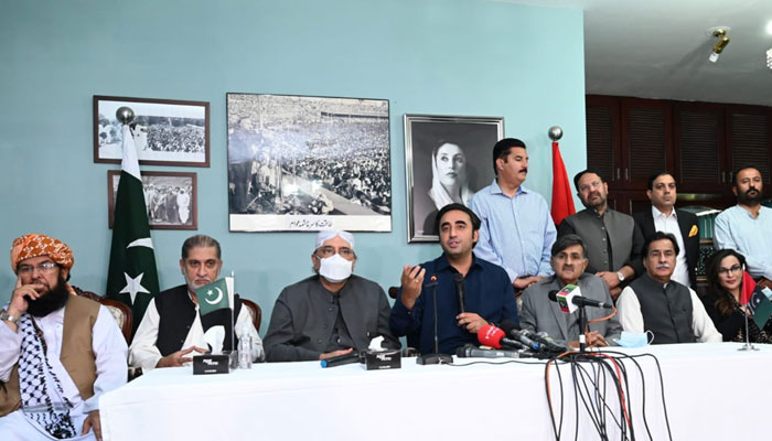 PPP Co-chairman Asif Ali Zardari (centre) speaks during a press conference along with other Opposition leaders in Islamabad, on March 29, 2022. — Twitter/@MediaCellPPP