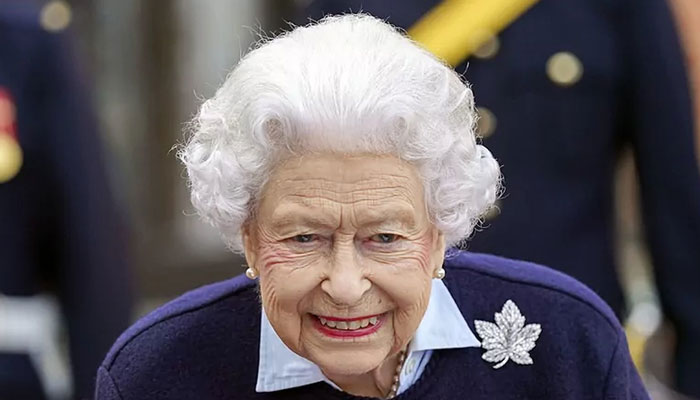 Queen Elizabeth scaling back Paltinum Jubilee celebrations as frailty looms