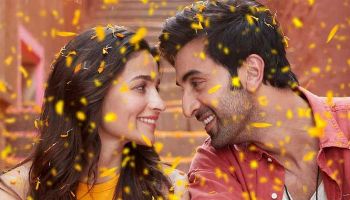Alia Bhatt, Ranbir Kapoor to make first public appearance today as married couple: reports