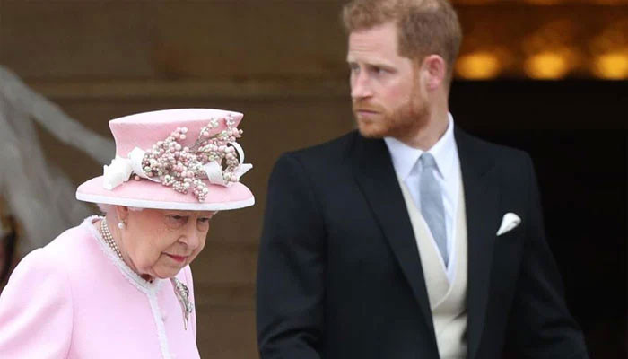 Pangeran Harry memiliki ‘banyak yang harus diatasi’ dengan Ratu setelah ‘menghancurkan’ Keluarga Kerajaan