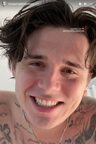 Brooklyn Beckham breaks the internet with his shirtless photo: See