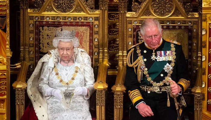 Queen gradually transferring powers to Charles amid mobility issues