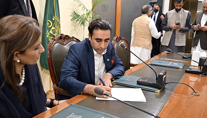 Foreign Minister Bilawal Bhutto-Zardari takes charge of his ministry at the Ministry of Foreign Affairs in the Federal Capital, Islamabad, on April 27, 2022. — Online