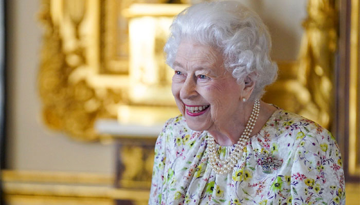 Queen makes surprise visit to London’s Elizabeth rail line