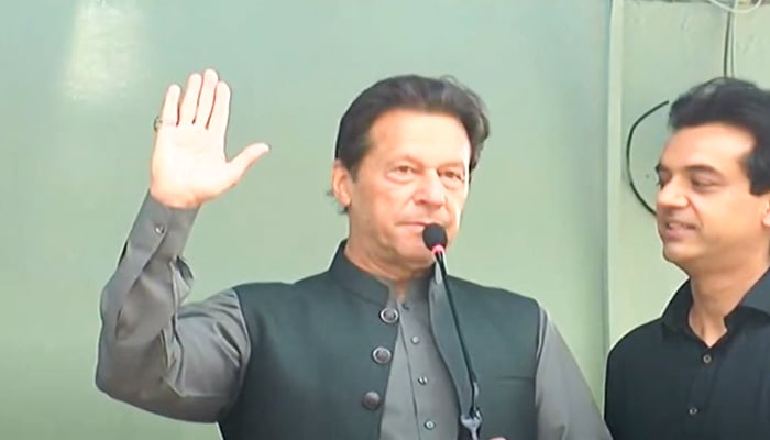 Former prime minister Imran Khan addressing youth at the KP house in Islamabad. — Screengrab via YouTube/ Hum News Live
