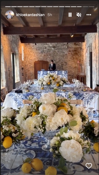 كلوي كارداشيان يحضر غداء كورتني وترافيس الفاخر قبل الزفاف في إيطاليا