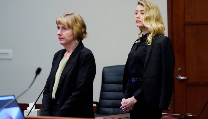 Amber Heard getting in 'squabbles' with her legal team amid difficult trial