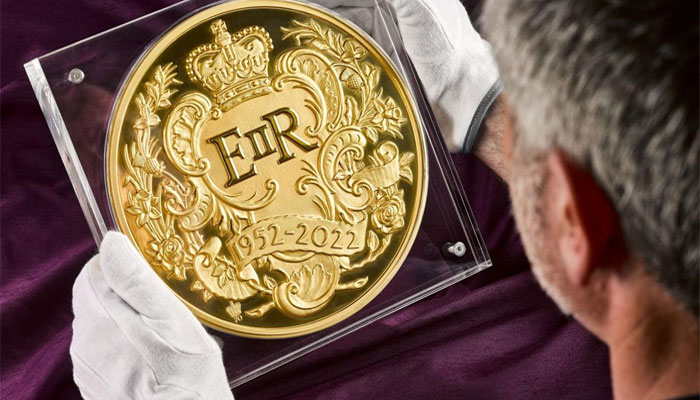 Queen Elizabeth honoured with giant gold coin on Platinum Jubilee