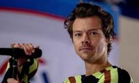 Harry Styles kicks off his new album and tour by issuing apology to his mother
