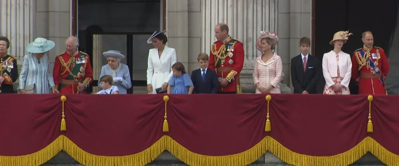 Prince William, Kate Middleton and kids join Queen on Buckingham Palace balcony