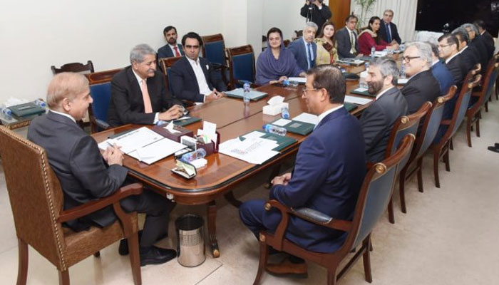 Prime Minister Shahbaz Sharif chairs a meeting with the delegation of the American Business Council. Photo: APP