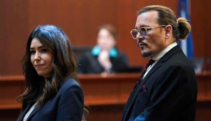 Pengacara Johnny Depp, Camille Vasquez, menghadapi hukuman brutal oleh seorang profesor hukum