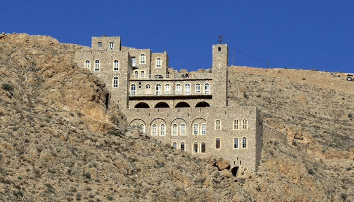 Biara gurun Suriah mencari pengunjung setelah bertahun-tahun perang