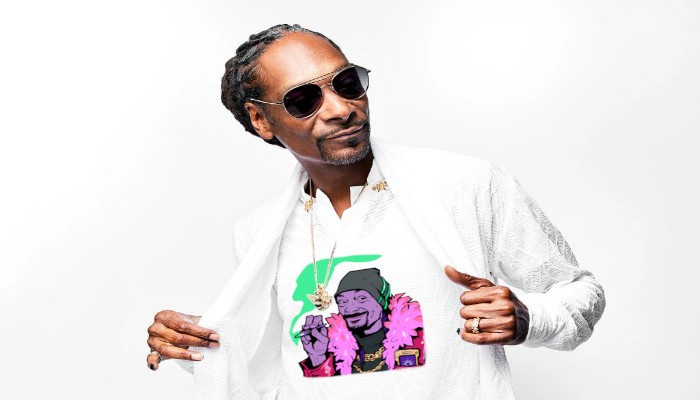 Snoop Dogg surprises fans with Eminem photo