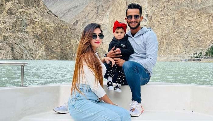 Hasan Ali with his family. — Twitter/@RealHa55an