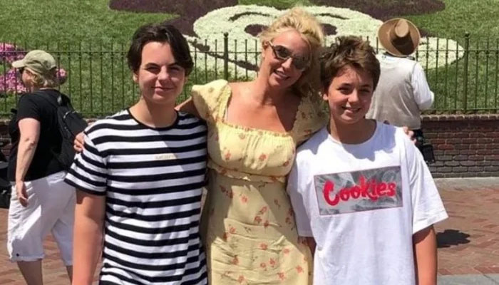 Britney Spears’ kids think how her mother acts around them is ‘dysfunctional’: Source