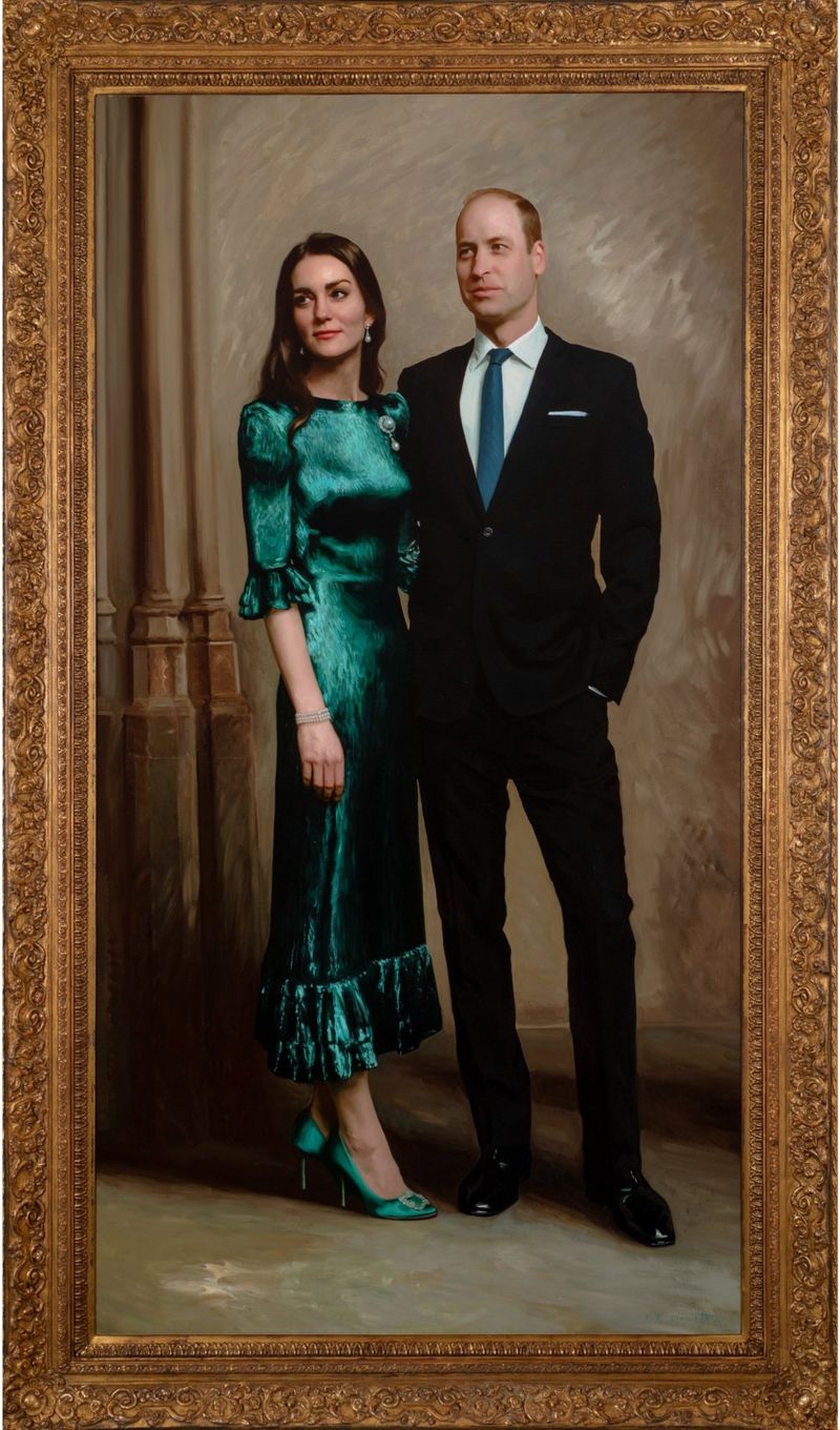 Disturbing mistake in Kate Middleton and Prince Williams portrait pointed out
