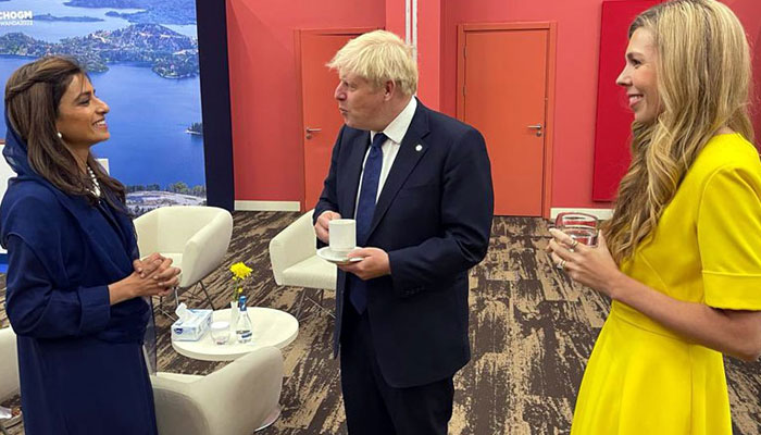 Minister of State for Foreign Affairs Hina Rabbani Khar meets United Kingdom’s Prime Minister Boris Johnson in Kigali. Photo: Radio Pakistan