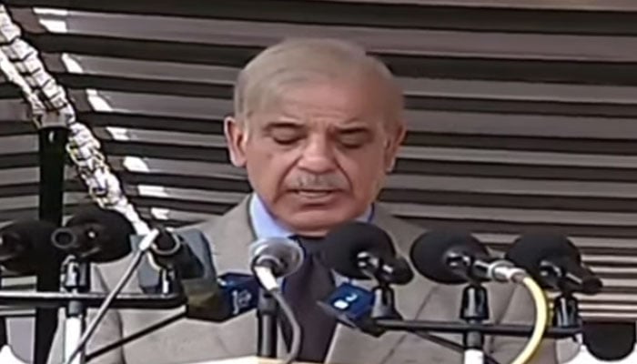 Prime Minister Shahbaz Sharif addresses a passing out parade at Pakistan Naval Academy in Karachi. Photo: Geo News/ screengrab