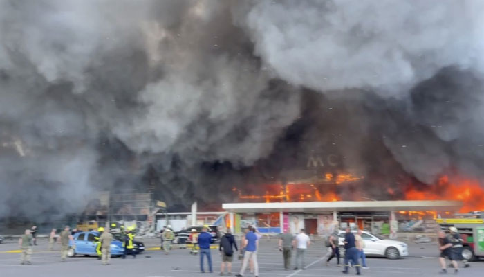 A Russian missile strike on a crowded mall in the central Ukrainian city of Kremenchuk killed at least 13 people on June 27, 2022. Photo: Twitter