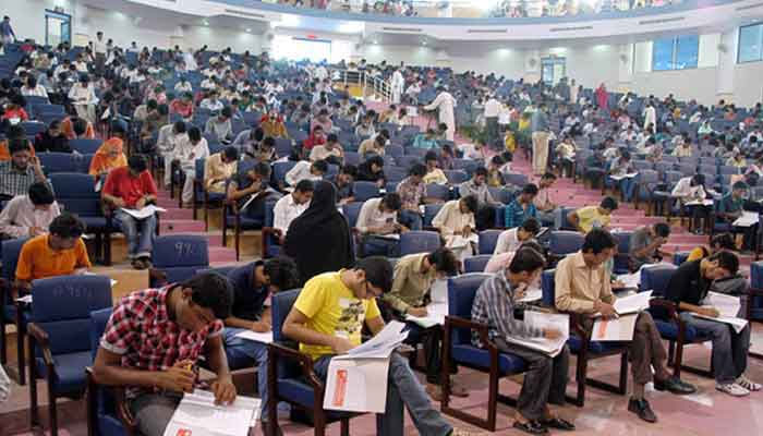 Picture showing candidates taking the MDCAT exam. Photo: File/Geo/tv