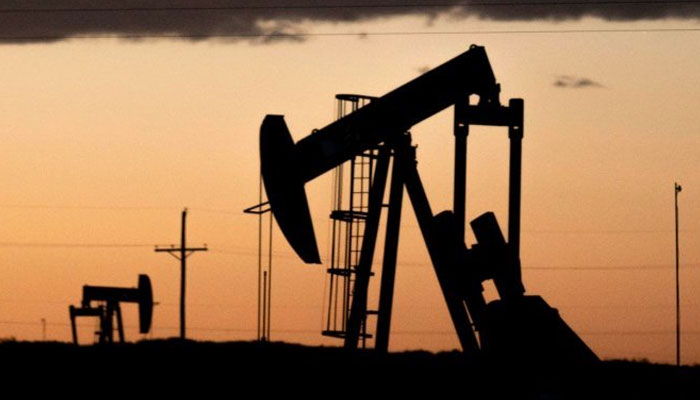 The Pakistan government is mulling purchasing oil from Russia at a cheaper rate. Photo: AFP/file