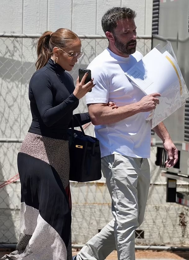 JLO and Ben Affleck engage in serious talking