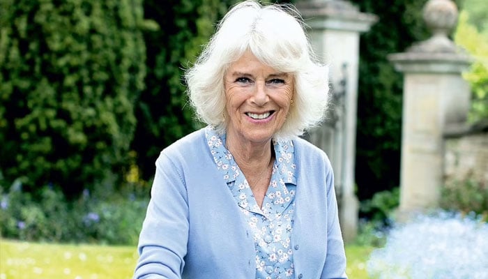 تحولت كيت ميدلتون إلى مصورة لتغطية Camilla's Country Life