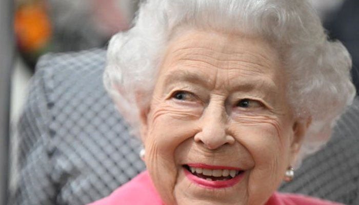 Queen Elizabeth should not be expected to work like a 25 year old