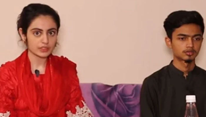 Dua Zahra (L) and Zaheer Ahmed. — Screengrab via YouTube