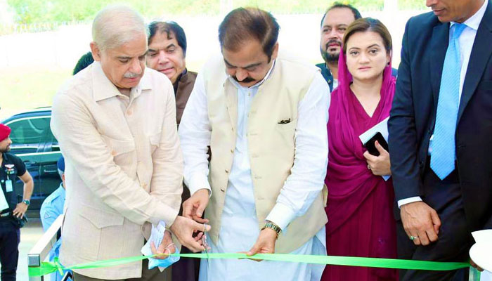 Prime Minister Shahbaz Sharif inaugurates Blue Line and Green Line Metro Bus Service in Islamabad. Photo: Radio Pakistan
