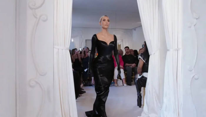 Fans mock Kim Kardashian for her 'dead stare' in catwalk debut at Paris Fashion Week
