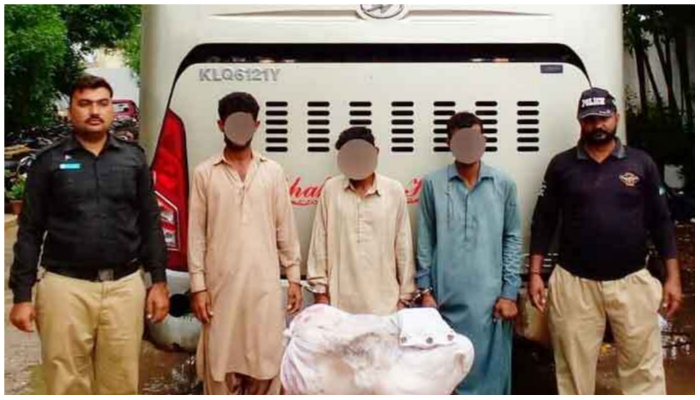Criminals arriving in Karachi from Quetta carried 40kgs of high-quality cannabis. — Police/Geo News