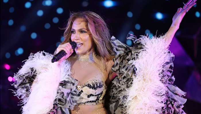 Jennifer Lopez wows fans with her first performance after her wedding to Ben Affleck