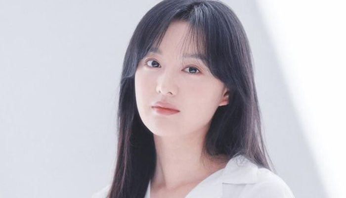 My Liberation Notes actor Kim Ji Won is reportedly in talks to sign with a new agency