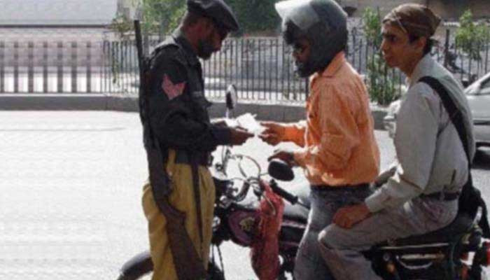 محرم کی سیکیورٹی: سندھ میں ڈبل سواری پر پابندی عائد