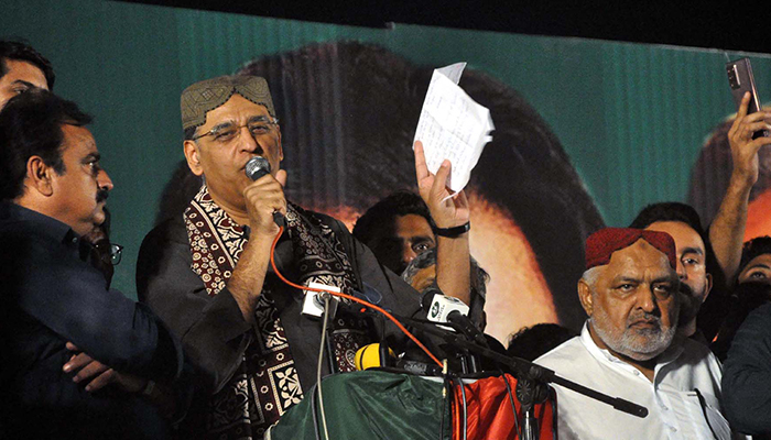 Former minister for planning, development and special initiatives Asad Umar addresses PTI supporters during a public gathering meeting held in Kotri, on November 07, 2021. — PPI