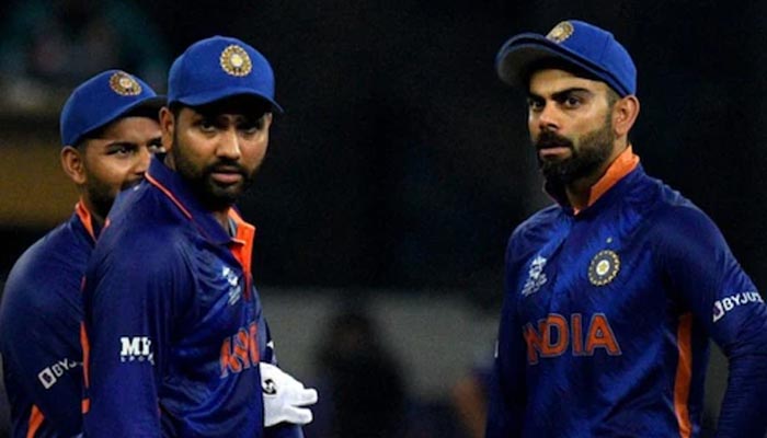 Captain of Indian Cricket team Rohit Sharma (L) and Virat Kohli. — AFP/File